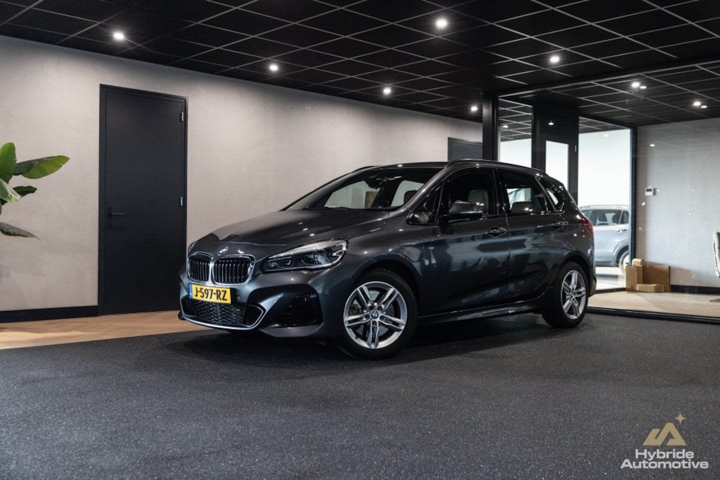 BMW 2-serie Active Tourer - 225xe iP High Exec. | Memory | HuD | Leder | - AutoWereld.nl