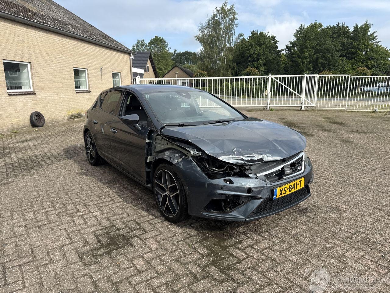 SEAT Leon - 1.5 TSI FR Business Intense REST BPM €1200,-!!! - AutoWereld.nl