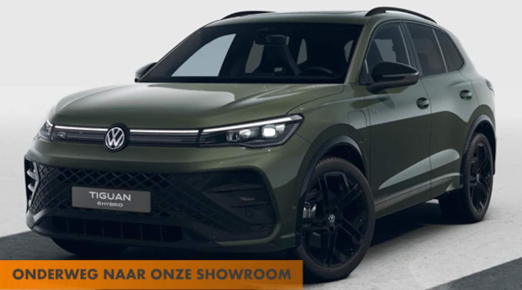 Volkswagen Tiguan - 1.5 eHybrid R-Line 272PK l Pano l Elektrische Trekhaak l 20 inch l 360 Camera l Black Styl - AutoWereld.nl