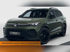 Volkswagen Tiguan - 1.5 eHybrid R-Line 272PK l Pano l Elektrische Trekhaak l 20 inch l 360 Camera l Black Styl