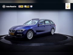 BMW 3-serie Touring - 318iA LUXURY Edition PANO | FULL LED | LEDER | ELEK TREKHAAK | NAVI | STOELVERW | PDC V+A