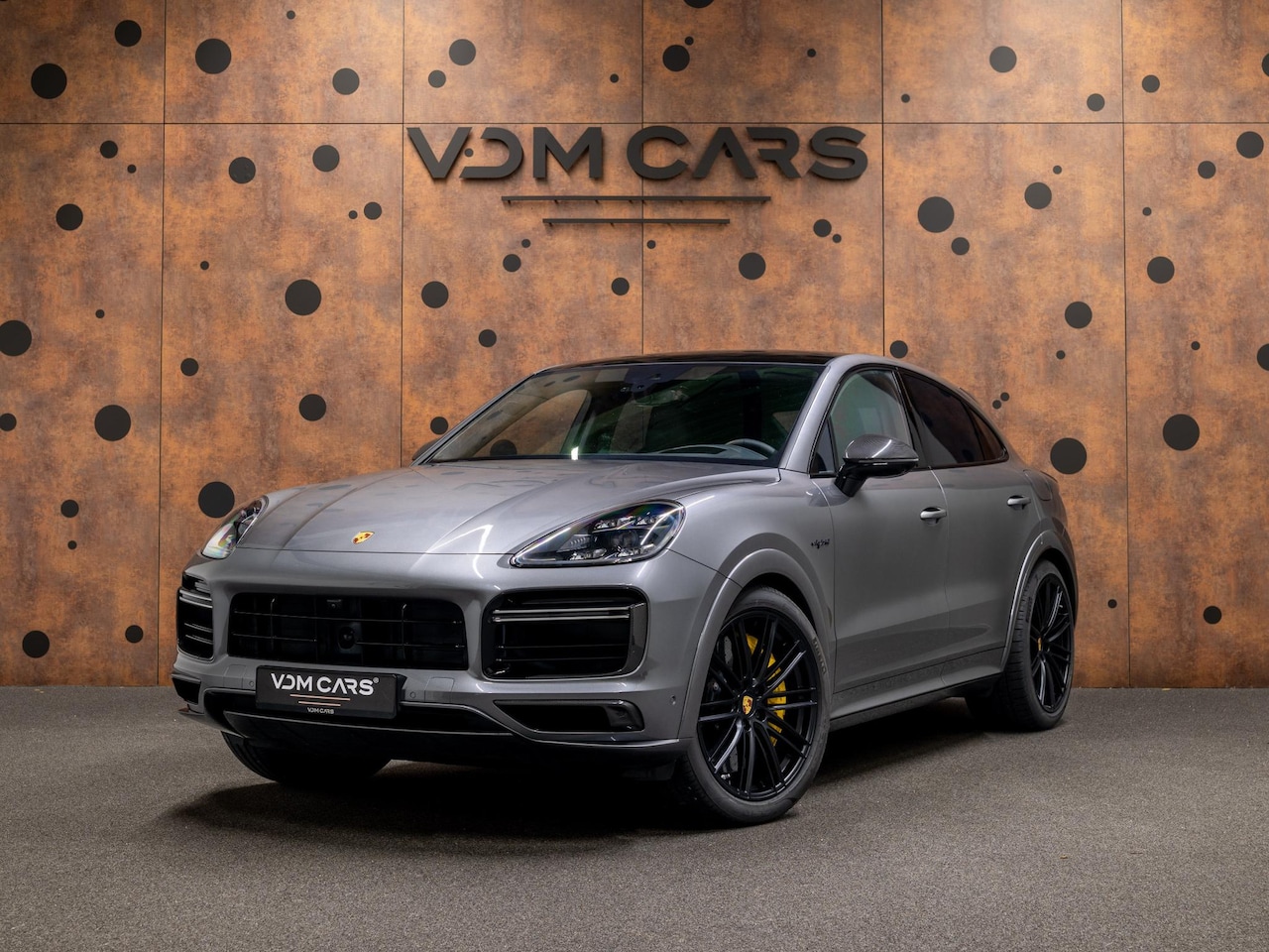 Porsche Cayenne Coupé - 4.0 Turbo S E-Hybrid | Carbon | Burmester | Trekhaak | HUD | InnoDrive | Achterasbest. | - AutoWereld.nl