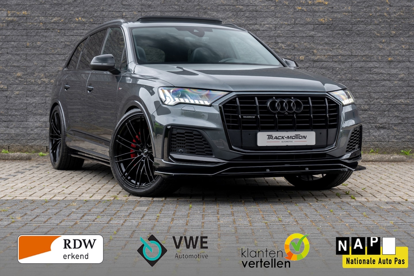 Audi Q7 - 60 TFSI e quattro Pano Grey & Black Competition. - AutoWereld.nl