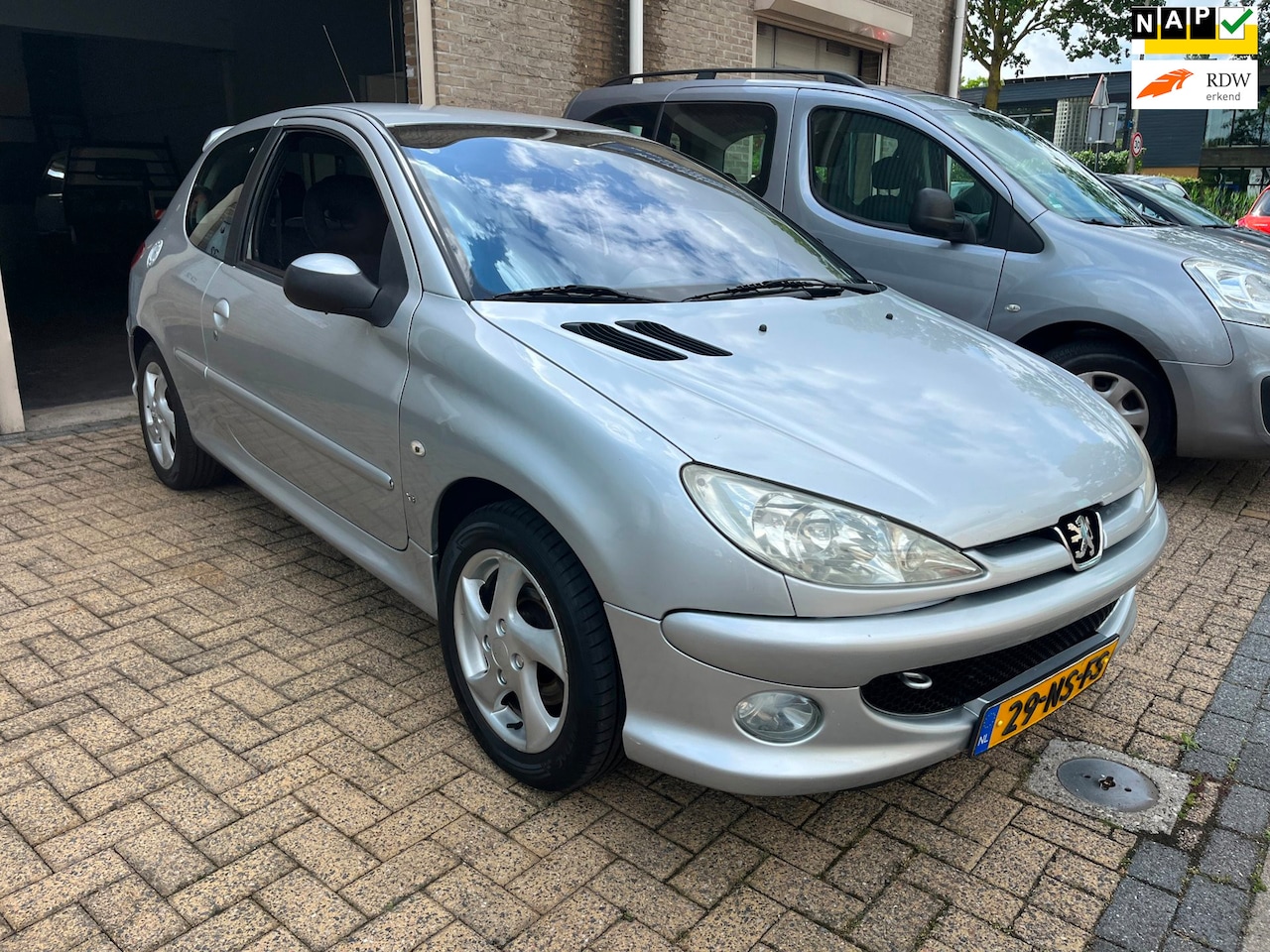 Peugeot 206 - 1.4-16V Quiksilver XS - AutoWereld.nl