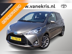 Toyota Yaris - 1.5 Hybrid Premium, Pano, Halfleder, Parkeerhulpcamera, Dealer onderhouden