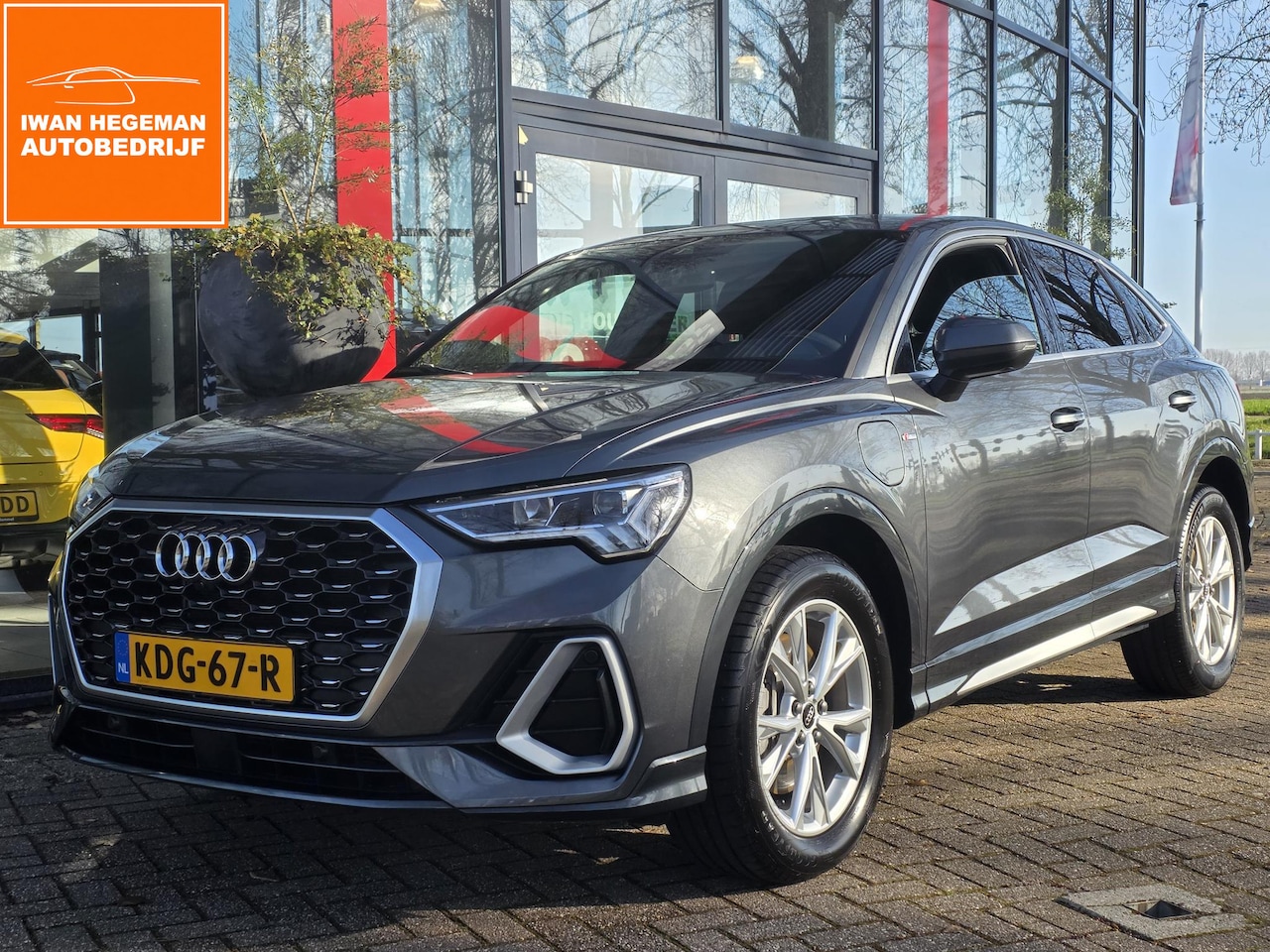 Audi Q3 Sportback - 45 TFSI e S Edition | SOH 92,8% | Navigatie | Apple Carplay | Parkeersensoren + Camera | C - AutoWereld.nl