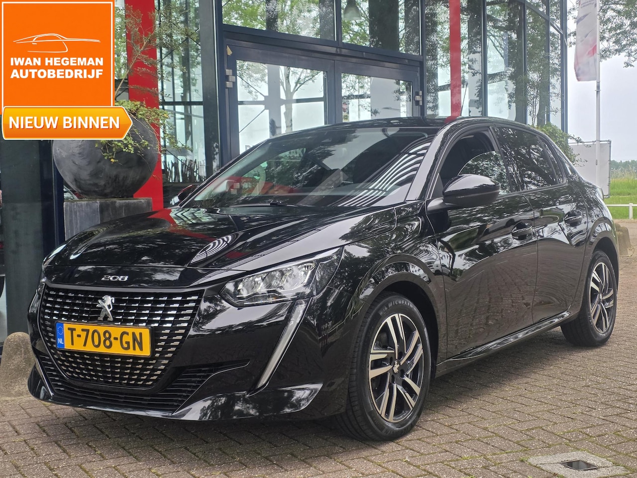 Peugeot 208 - 1.2 PureTech 100PK Allure | Climate Control | Navigatie | Parkeersensoren + Camera | Cruis - AutoWereld.nl