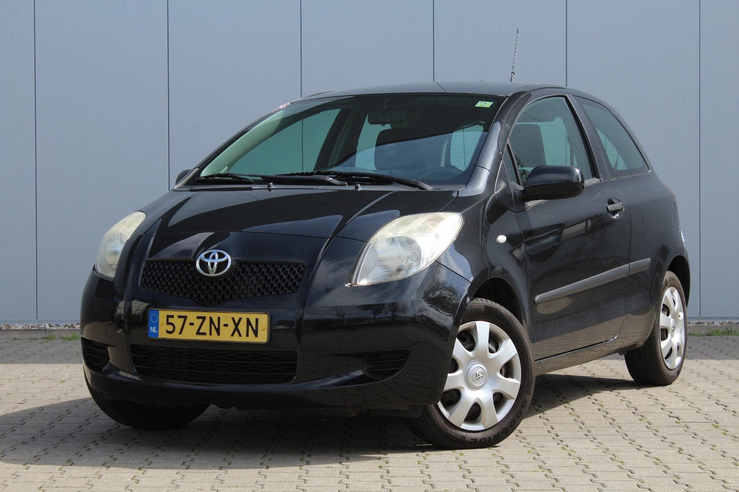 Toyota Yaris - 1.0 VVTi | APK 04-2027 | Trekhaak | - AutoWereld.nl