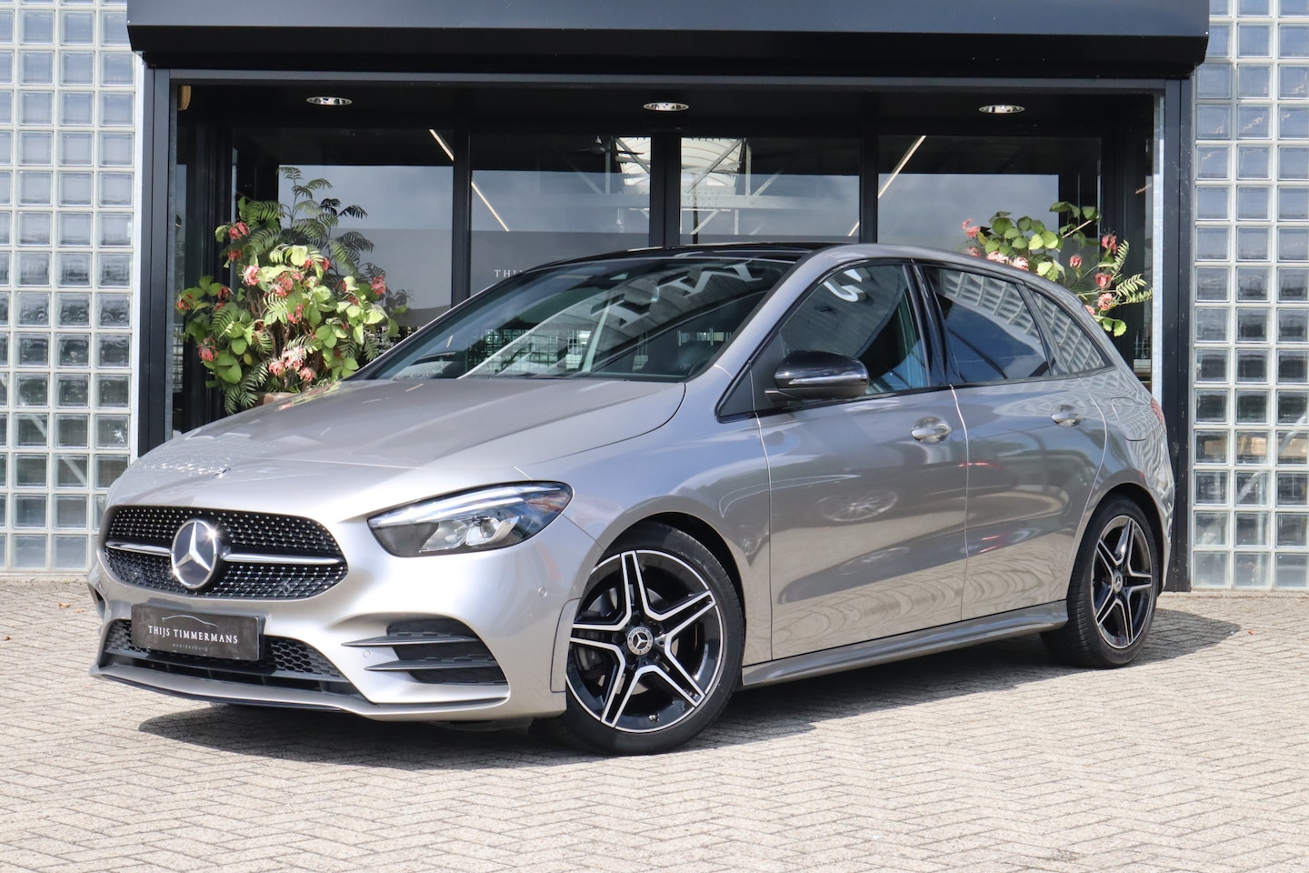 Mercedes-Benz B-klasse - 200 Business Solution AMG Panoramadak, Camera, Apple Carplay, Cruisecontrol, Nightpakket - AutoWereld.nl