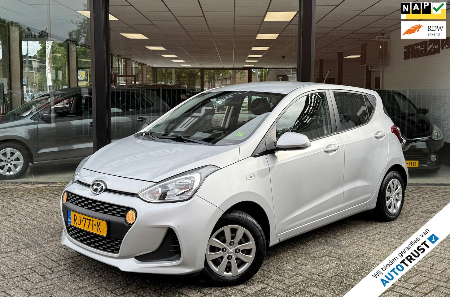 Hyundai i10 - 1.0i 67pk Comfort AIRCO | CRUISE | ELEKTR PACK | NAP - AutoWereld.nl