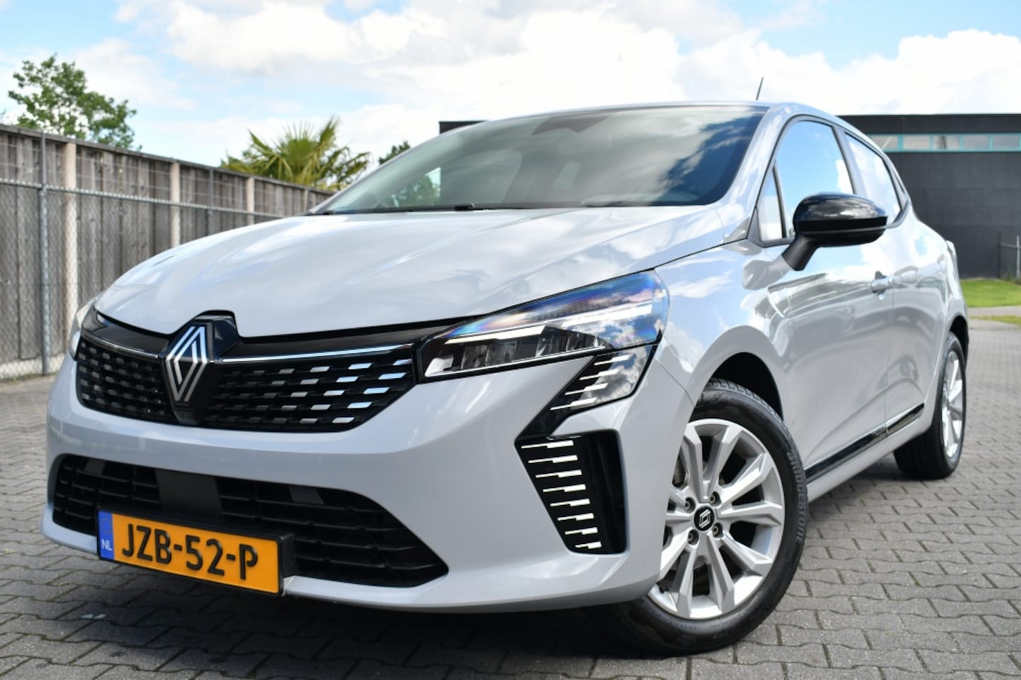 Renault Clio - 1.0 TCe 90pk 2025 7.500KM Carplay|Cruise|LED|DAB - AutoWereld.nl