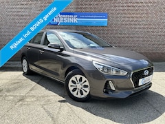 Hyundai i30 - 1.4 i-Drive Cruise/Stoelverwarming/PDC