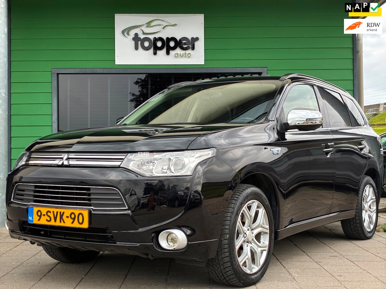 Mitsubishi Outlander - 2.0 PHEV Instyle|Panoramadak|Camera|Navigatie|Trekhaak - AutoWereld.nl