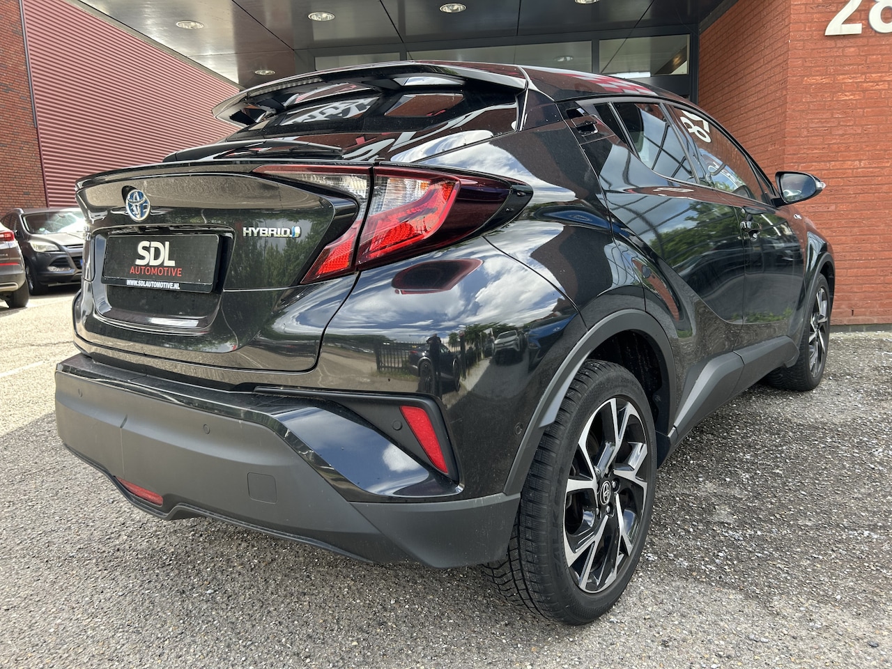 Toyota C-HR - 1.8 Hybrid Dynamic // FULL LED // NAVI + CARPLAY // ADAPTIVE CRUISE // CAMERA // PDC V+A / - AutoWereld.nl