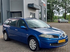 Renault Mégane Grand Tour - 2.0-16V Tech Line trekhaak climate control xenon verlichting