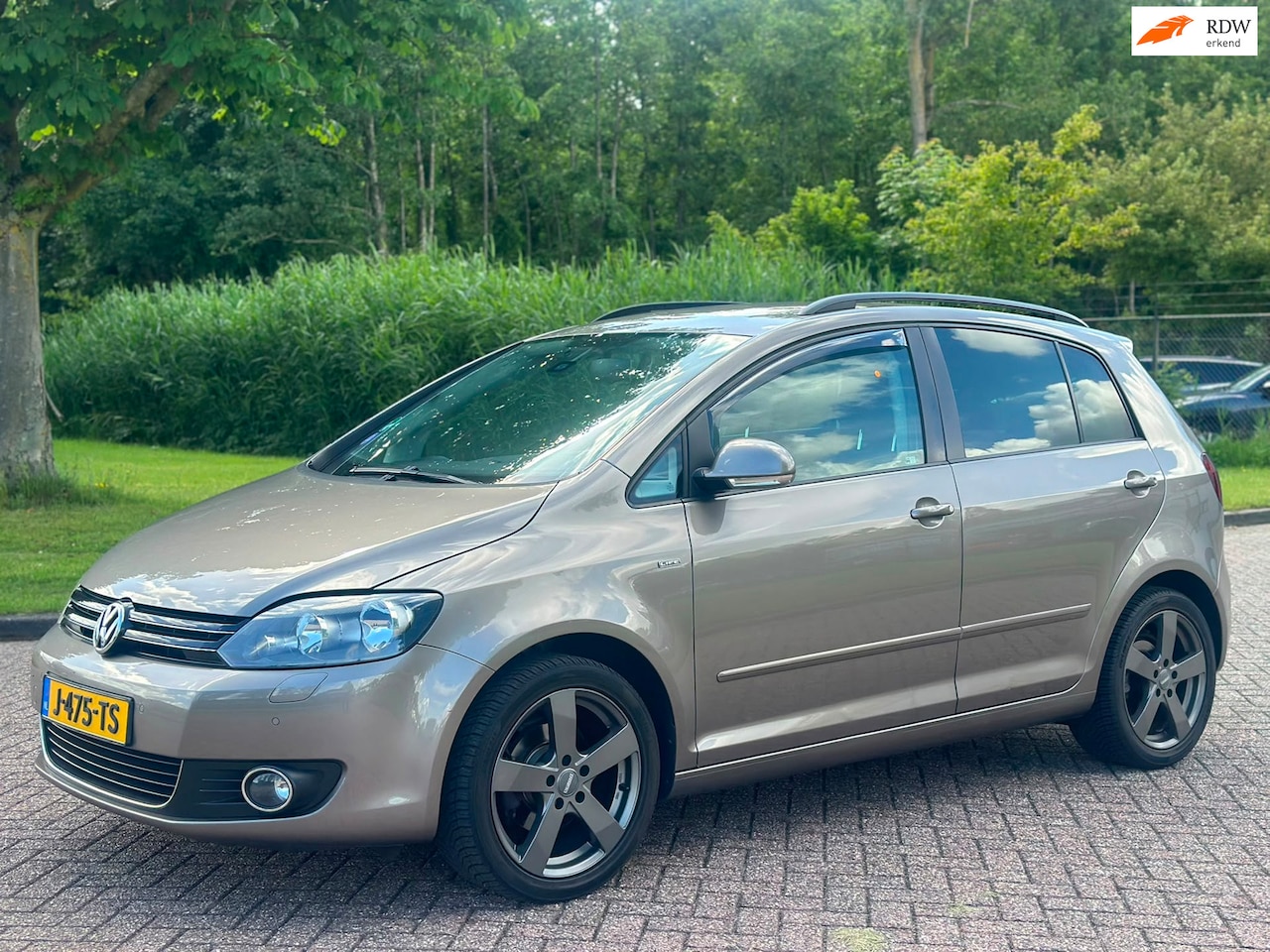 Volkswagen Golf Plus - 1.2 TSI Highline BlueMotion/AIRCO/CRUISE/VERWARMDE VOORST/PARKEERSENS VOOR-ACHTER/TREKHAAK - AutoWereld.nl