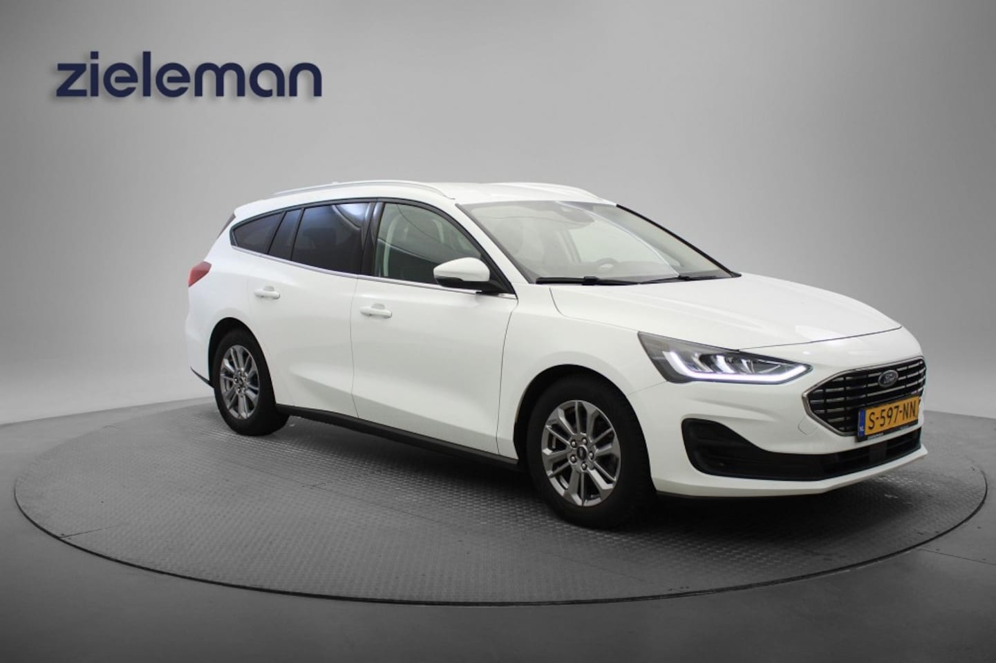 Ford Focus - 1.0 EcoBoost Hybrid Titanium Style - Carplay, Cruise, Clima, Afn. Trekhaak - AutoWereld.nl