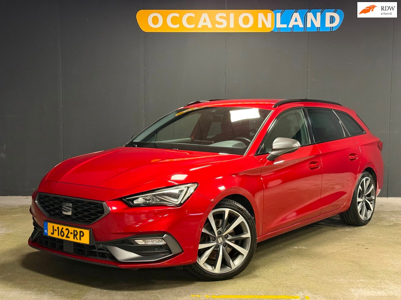 SEAT Leon Sportstourer - 1.5 eTSI FR|TREKHAAK|SFEER|CAMERA|KEYLESS|PDC|ACC|STUURV|LED|CARPLAY|18INCH| - AutoWereld.nl