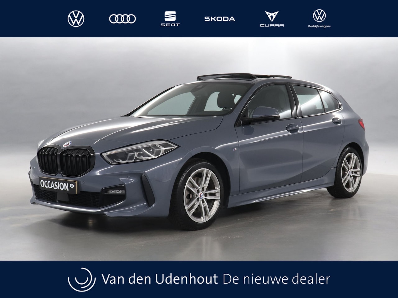 BMW 1-serie - 118i Business Edition Automaat / Navigatie / Panoramadak / Leder - AutoWereld.nl