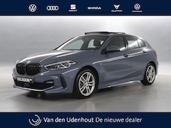 BMW 1-serie - 118i Business Edition Automaat / Navigatie / Panoramadak / Leder