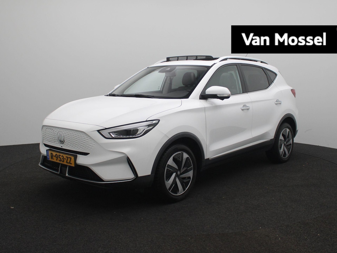 MG ZS - EV Long Range Luxury 70 kWh | Apple Carplay/Android Auto | Panoramadak | Cruise Control | - AutoWereld.nl