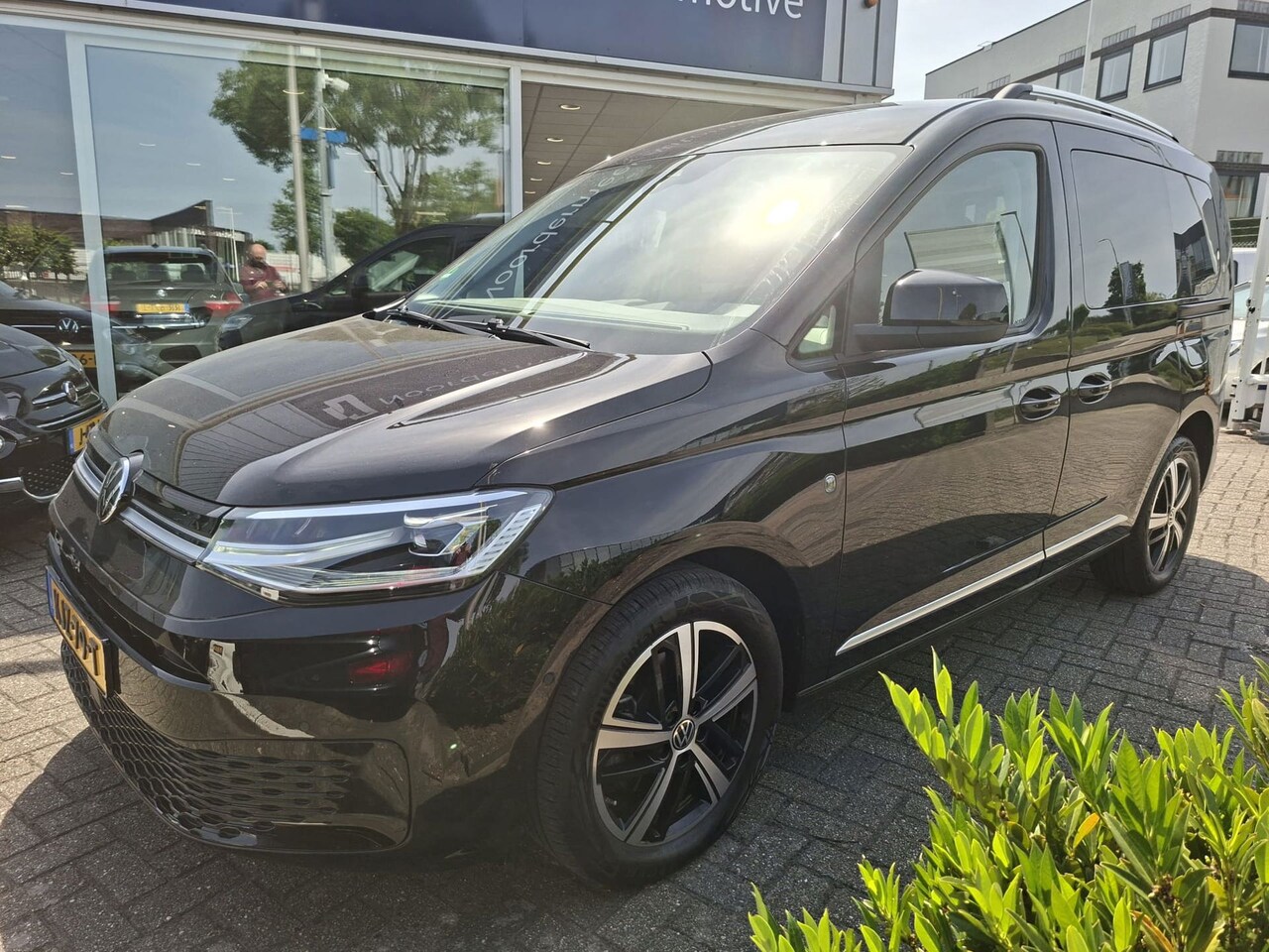 Volkswagen Caddy - 1.5 tsi automaat 115pk Style 7p climate / stoel verwarming / app - AutoWereld.nl