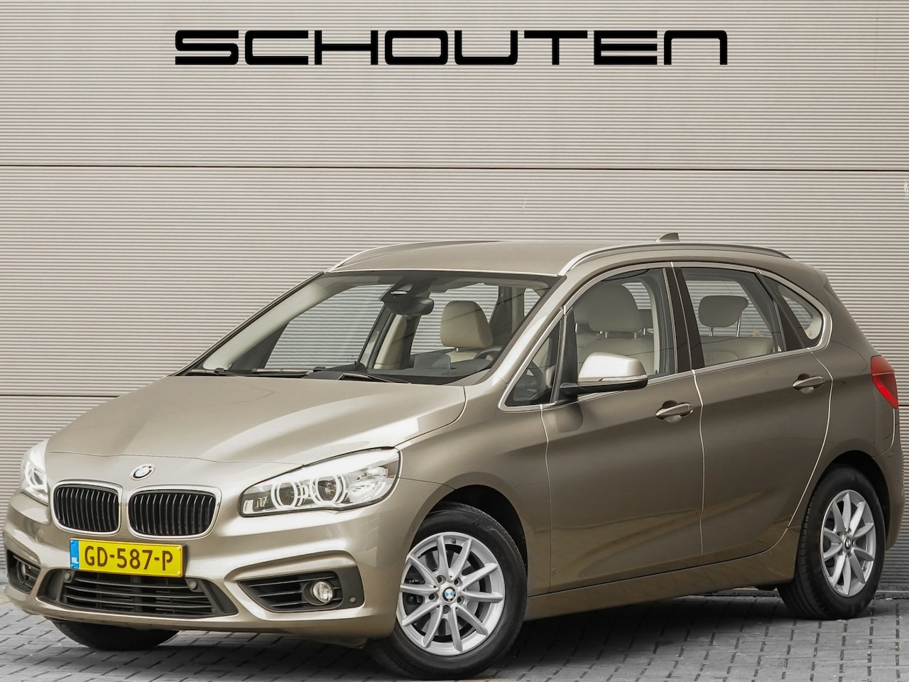 BMW 2-serie Active Tourer - 218i Automaat LED Leder Trekhaak HUD Stoelverw - AutoWereld.nl