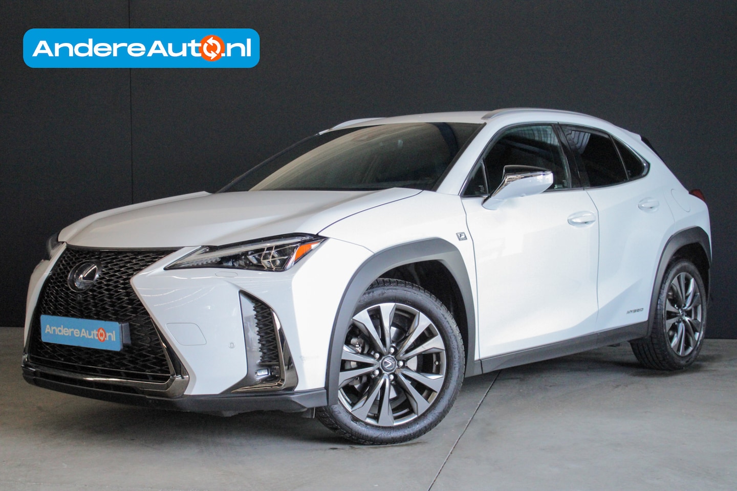 Lexus UX - 250h F Sport Premium |dealer onderhouden|leder|elek stoelen|memory|HUD| - AutoWereld.nl