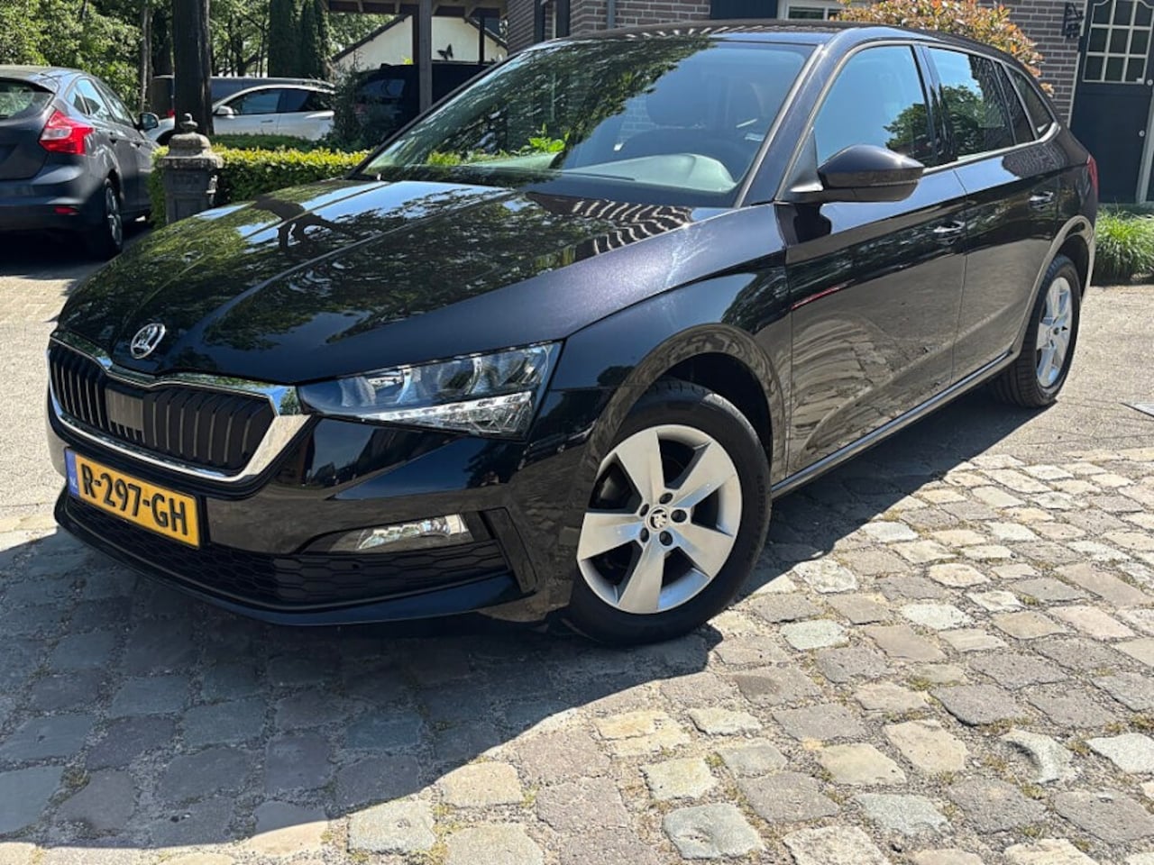 Skoda Scala - 1.0 TSI Ambition Camera,airco,led,lmv,trh - AutoWereld.nl