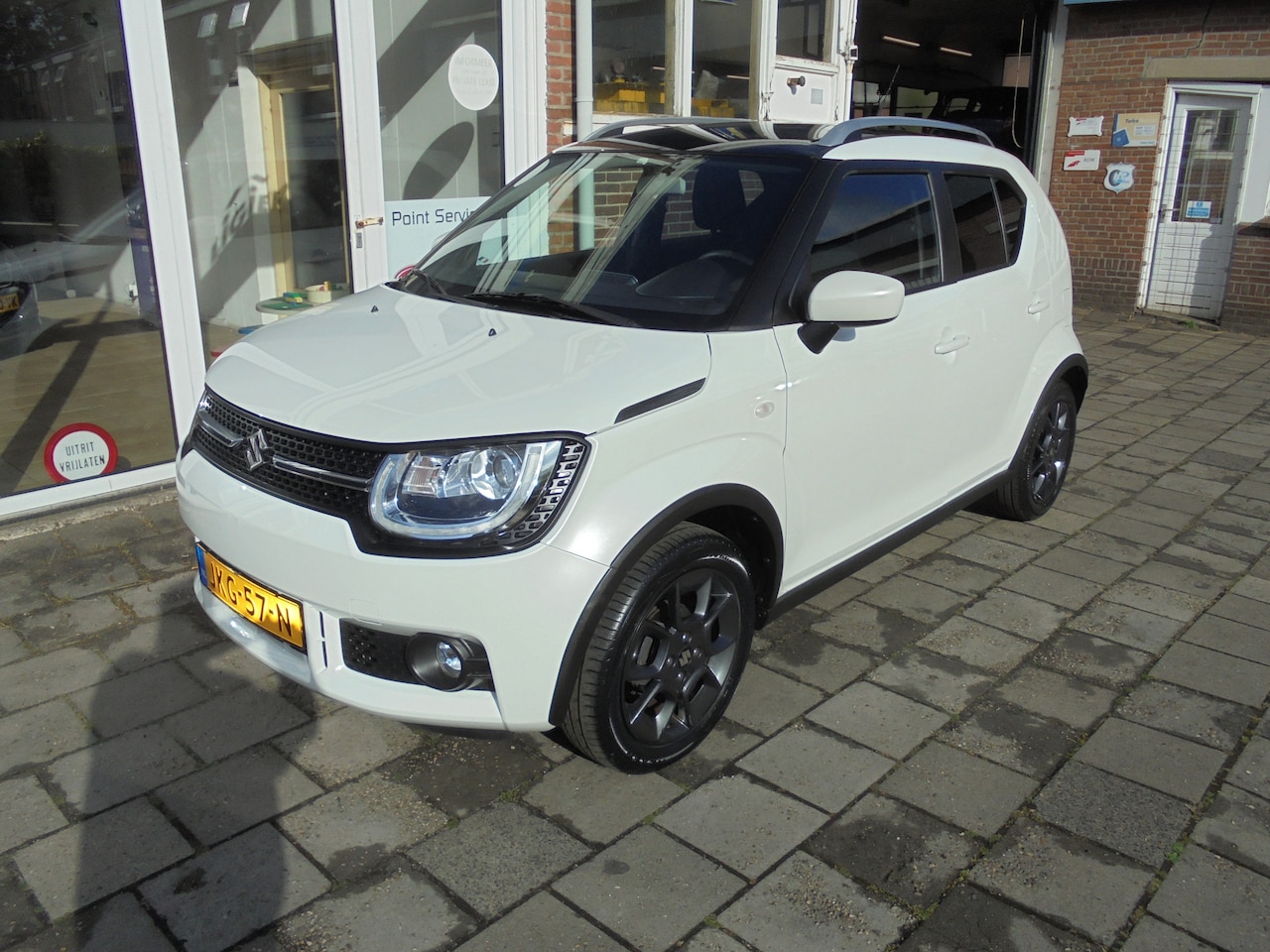 Suzuki Ignis - 1.2 Dualjet Privilege Comfort Navigatiesyteem, Achteruitrijcamera´s, Airconditioning, Audi - AutoWereld.nl