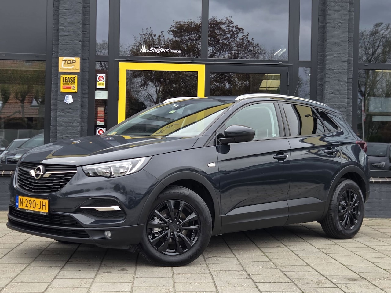 Opel Grandland X - 1.2 Turbo Automaat Innovation 130pk I Camera I Stoel + stuurverw I Cruise I 17" I Opel eye - AutoWereld.nl