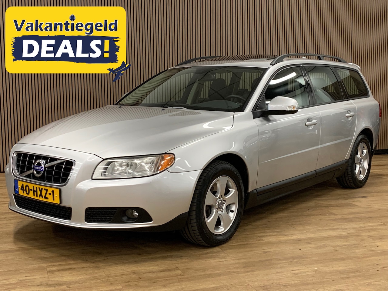 Volvo V70 - 2.5T Kinetic|Navigatie|Opendak|Leder| - AutoWereld.nl