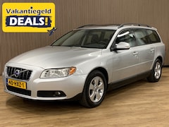 Volvo V70 - 2.5T Kinetic|Navigatie|Opendak|Leder|