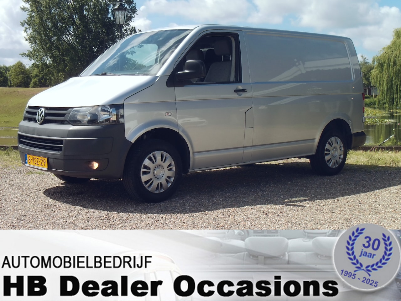Volkswagen Transporter - 2.0 TDI L1H1 T800 - Airco - 3 Zits - Navigatie - AutoWereld.nl