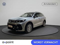 Volkswagen Tiguan - 1.5 eHybrid R-Line Edition 204 pk Automaat (DSG) | Verlengde garantie | Navigatie | Trekha