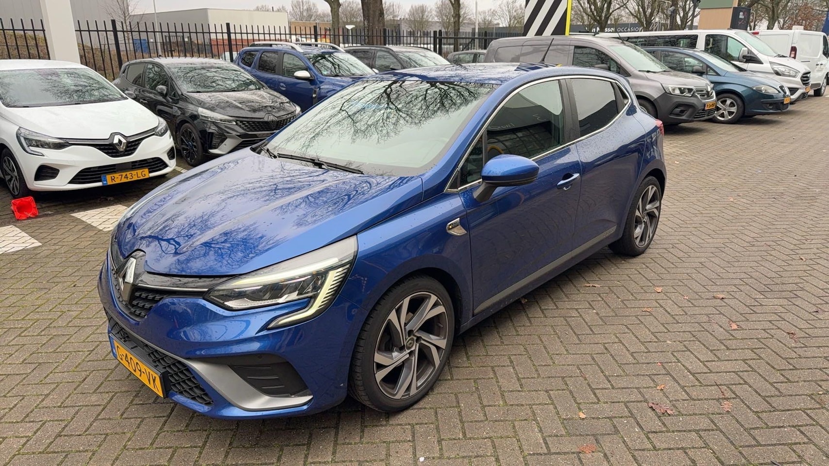 Renault Clio - 1.0 TCe R.S. Line | Apple carplay/Android auto | Parkeersensoren achter | Navigatiesystee - AutoWereld.nl