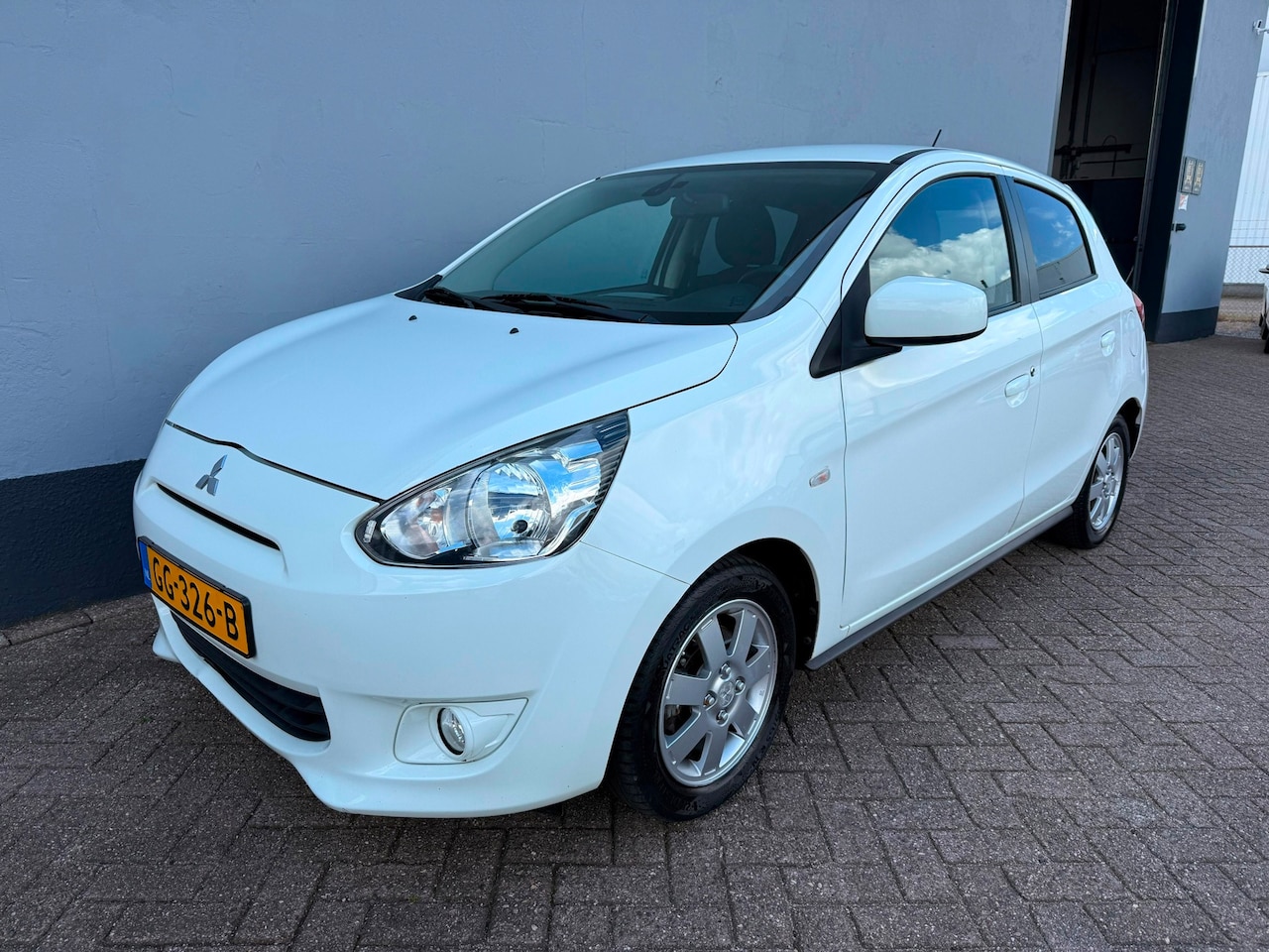 Mitsubishi Space Star - 1.0 Bright 5-Deurs - Climate Control - LMV - AutoWereld.nl