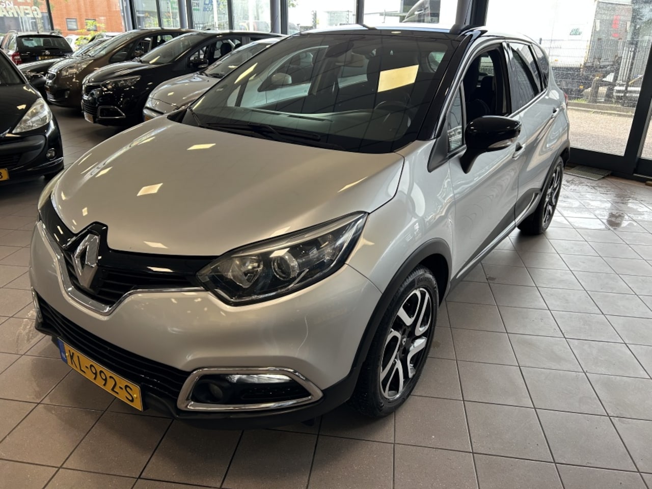 Renault Captur - 0.9 TCe Dynamique AIRCO APK 3-27 BJ 2015 !!! - AutoWereld.nl