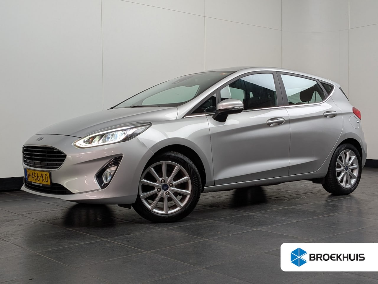 Ford Fiesta - 1.0 EcoBoost Titanium | Climate & Cruise C. | Trekhaak | Navigatie | Park Assist | 16" LMV - AutoWereld.nl