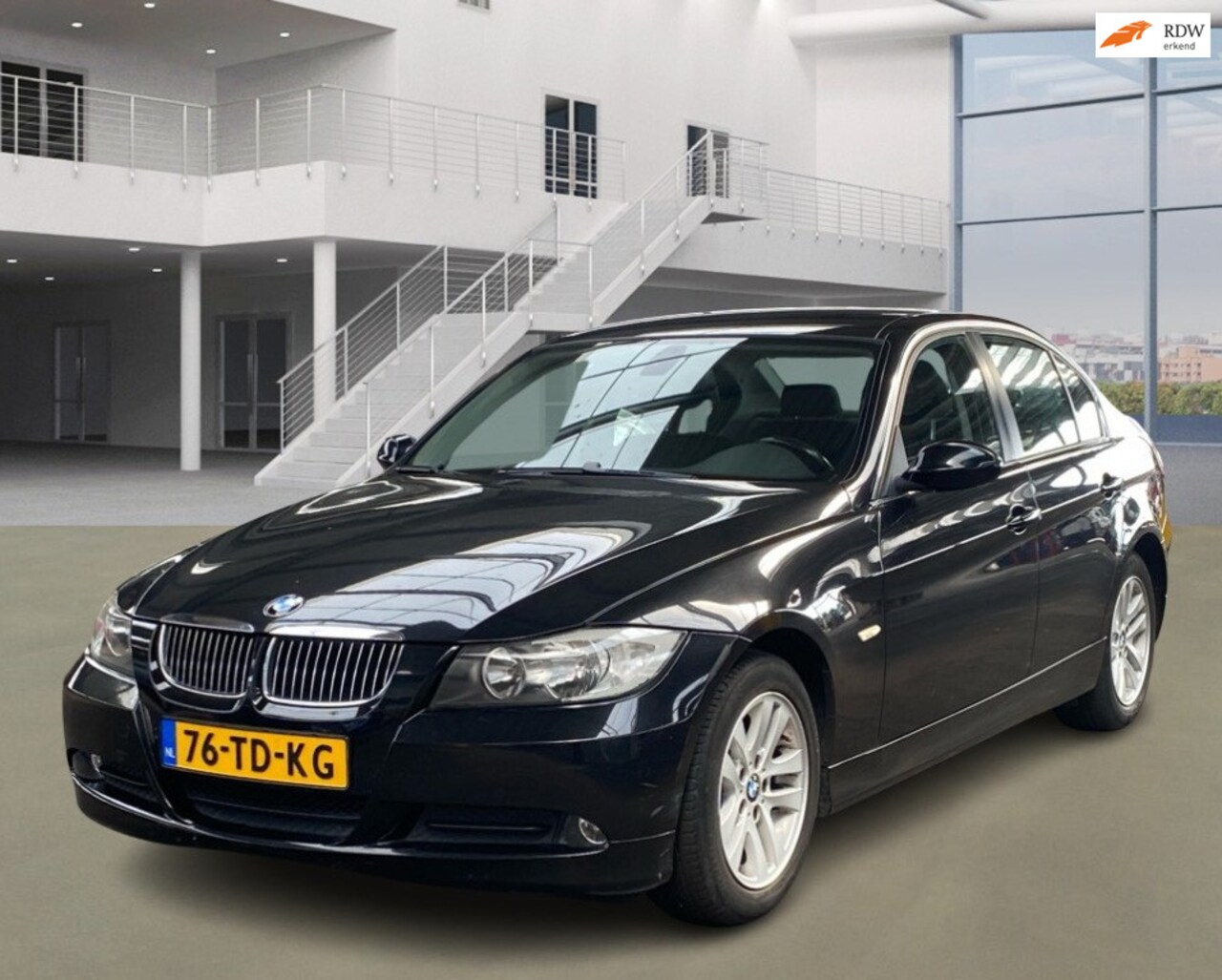 BMW 3-serie - 318i High Executive AIRCO PSENSOR CRUISE TREKHAAK - AutoWereld.nl