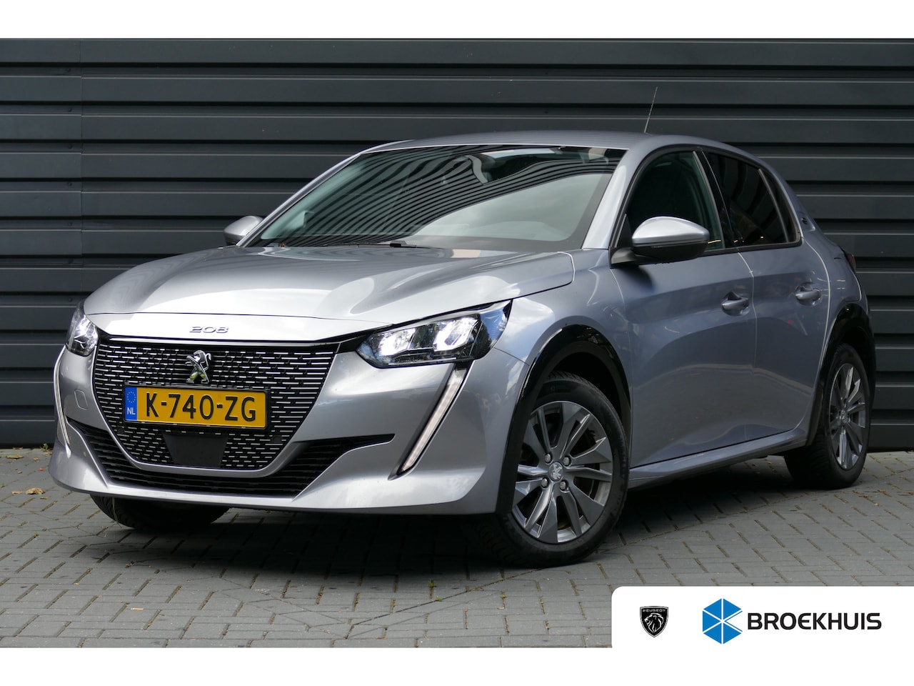 Peugeot e-208 - EV 136PK 50KWH ALLURE AUTOMAAT / CAMERA / LED / KEYLESS / 16''LMV / NAVI / CLIMA / PDC / B - AutoWereld.nl