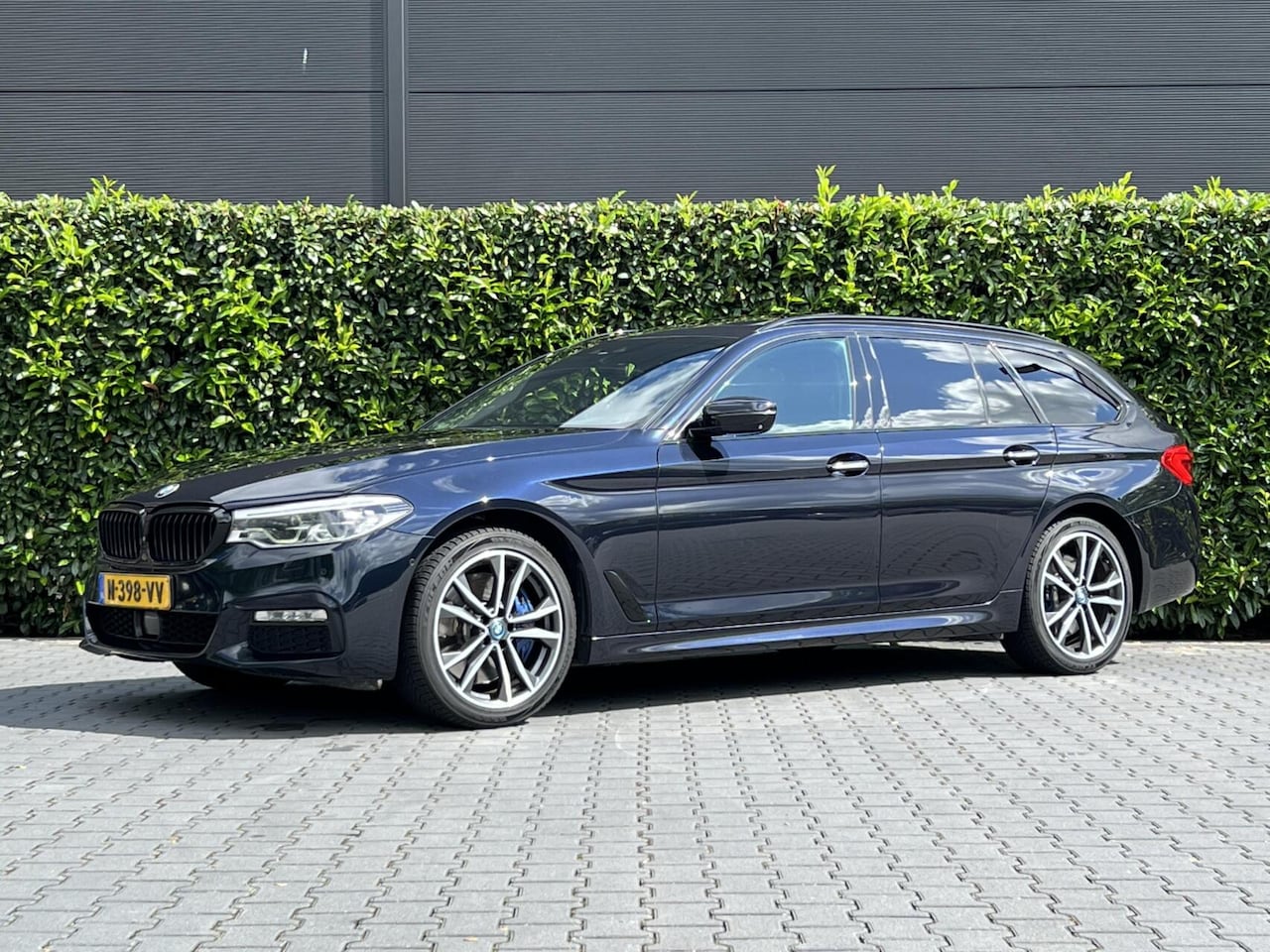 BMW 5-serie Touring - 540i xDrive High Executive 540i xDrive High Executive, PANORAMADAK, BOWERS&WILKINS, MEMORY, DODEHOEK, KEYLESS, 360 CA - AutoWereld.nl