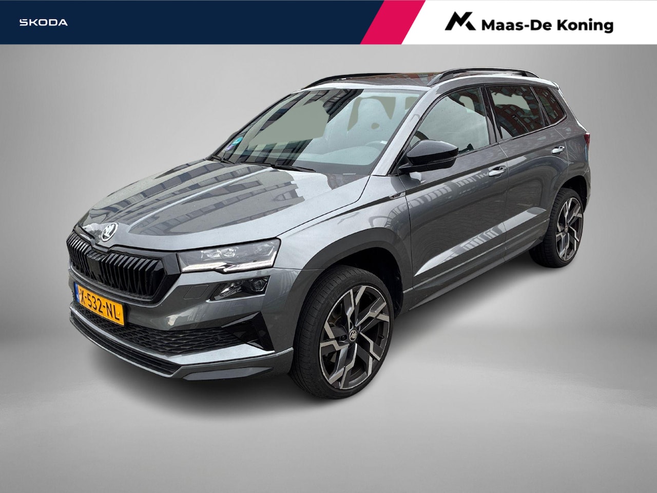 Skoda Karoq - 1.5TSI/150PK DSG ACT Sportline Business · Panoramadak · Trekhaak · Apple/Android Car play - AutoWereld.nl