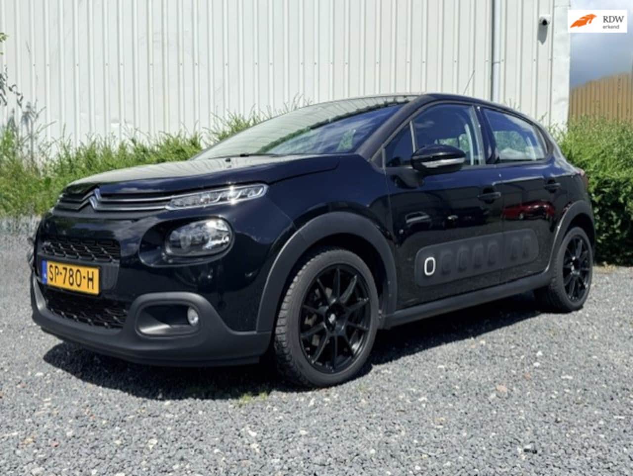 Citroën C3 - 1.2 PureTech S&S Shine AUTOMAAT/CRUISE/AIRCO/PDC - AutoWereld.nl