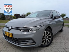 Volkswagen Golf - 1.5 TSI Life Business I Panorama I Camera I Stoel en stuur verw. I Virtual Cockpit I Deale