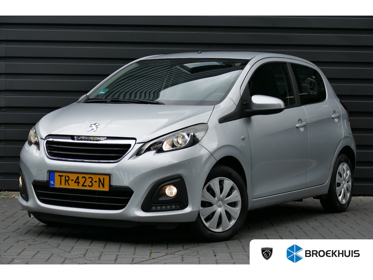Peugeot 108 - 1.0 E-VTI 72PK 5 DRS ACTIVE / AIRCO / PACK DYNAMIC / BLUETOOTH / 2E EIGENAAR / SCHITTEREND - AutoWereld.nl