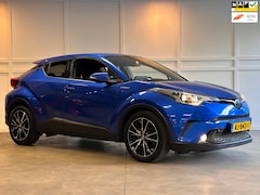 Toyota C-HR - 1.8 Hybrid Dynamic / Camera / Trekhaak / Stoelverwaming