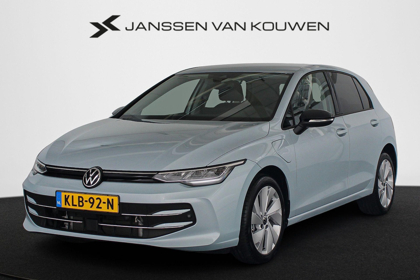 Volkswagen Golf - 1.5 eHybrid Life Edition Facelift Stuur-Stoelverwarming Dodehoek Climate Control - AutoWereld.nl