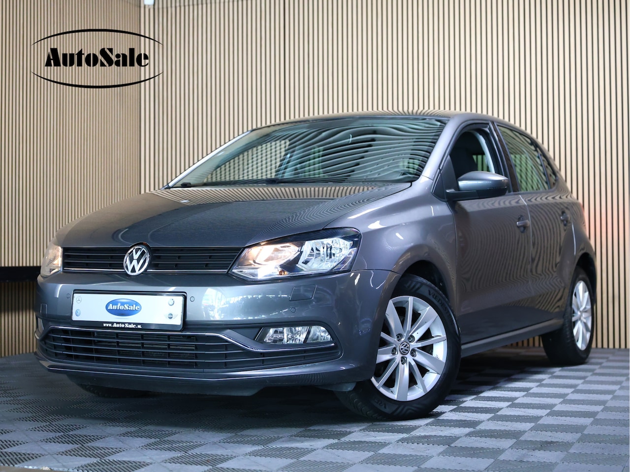 Volkswagen Polo - 1.2 TSI Highline AUTOMAAT CRUISE CLIMA PDC STOELVW '14 - AutoWereld.nl