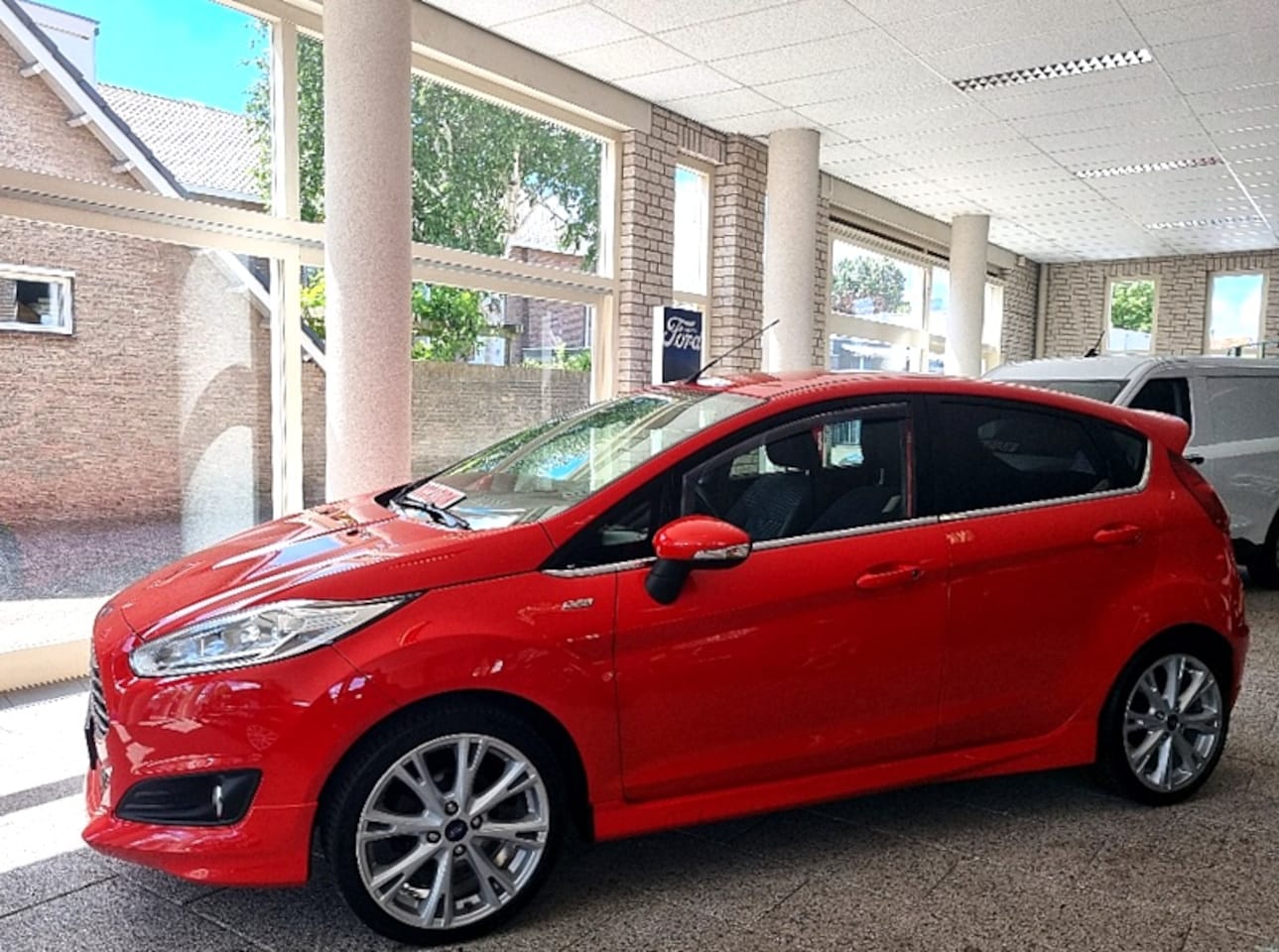 Ford Fiesta - 1.0 EcoBoost 125PK 5D S/S Titanium - AutoWereld.nl